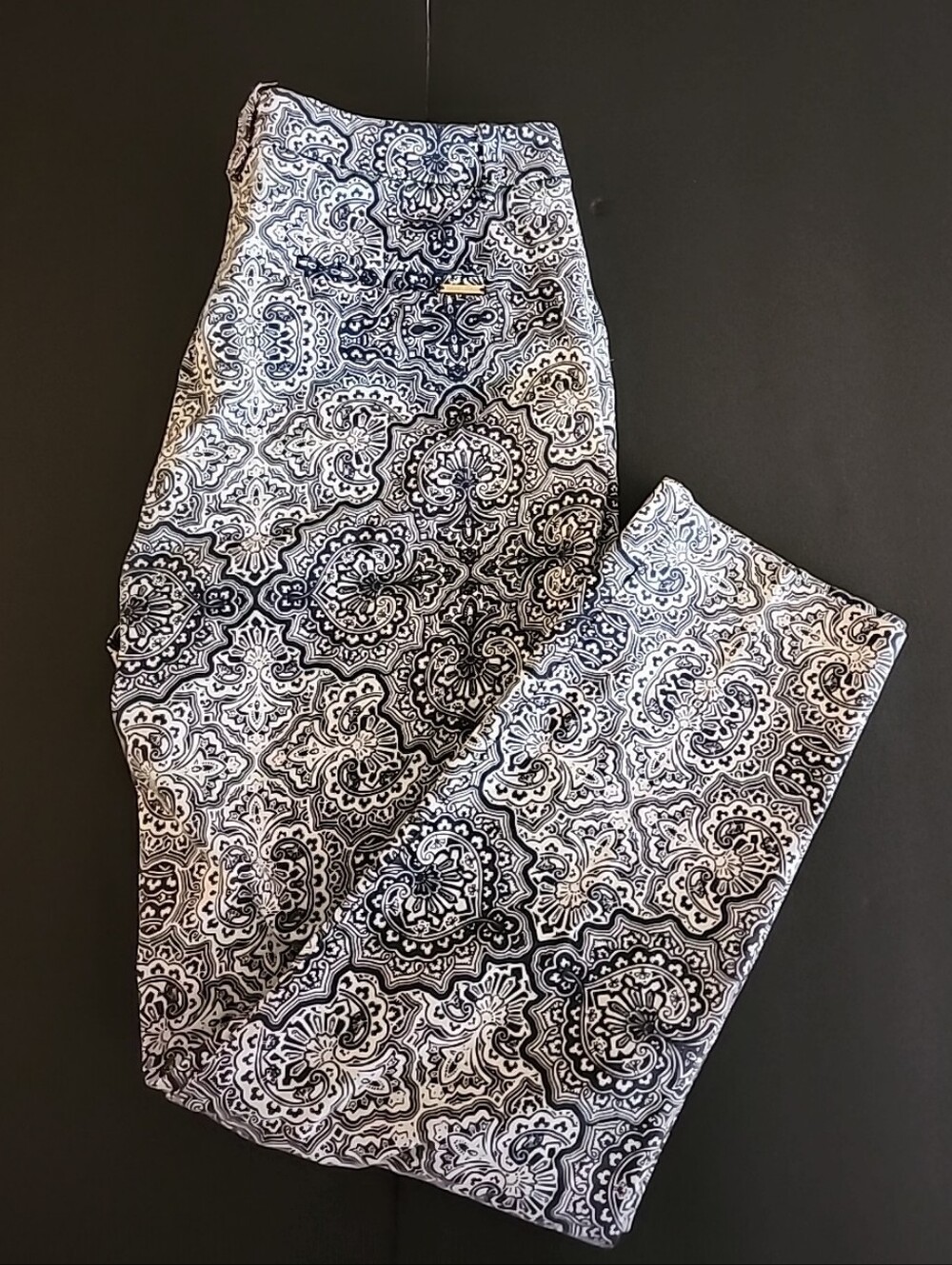Anne Klein Black & White Paisley Strait Leg Pant Button, Zip, Belt Loops, Pocket